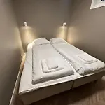 Modern Central Apartment Apt 106