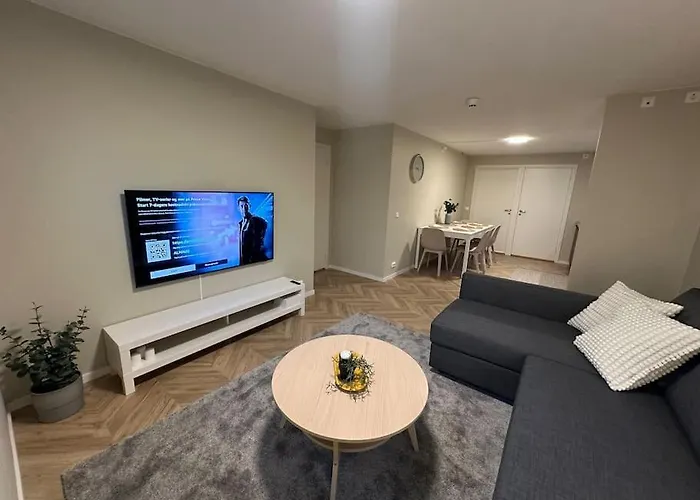 Modern Central Apartment Apt 106