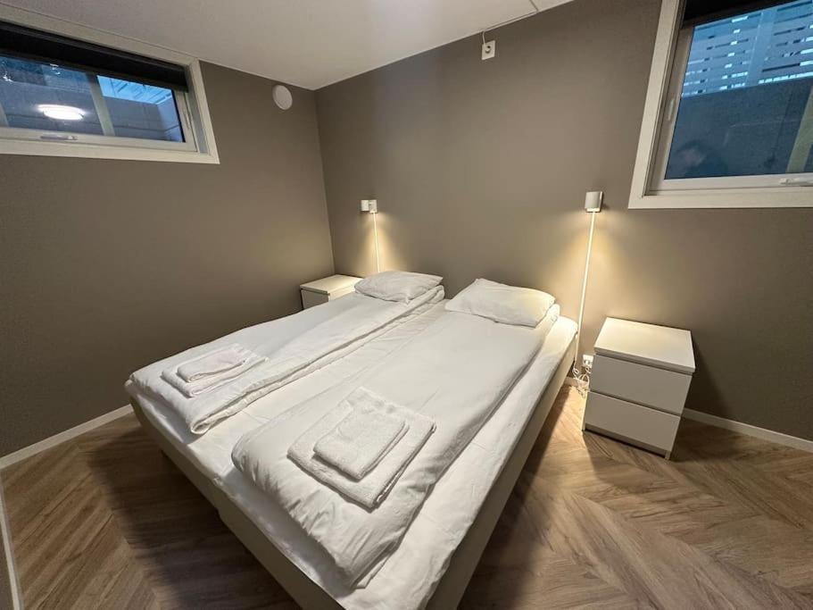 Modern 106 *